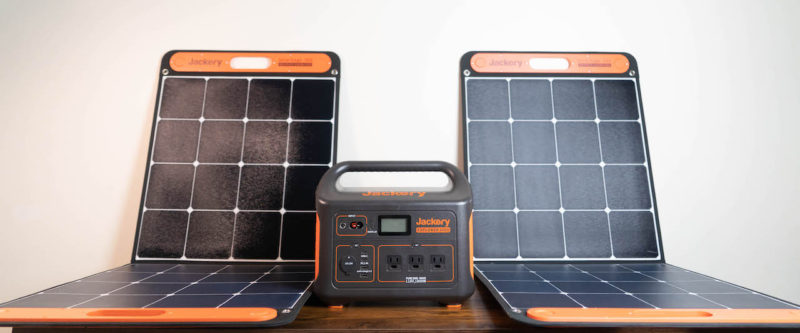 Jackery Explorer 1000 With Two Jackery Solar Panels