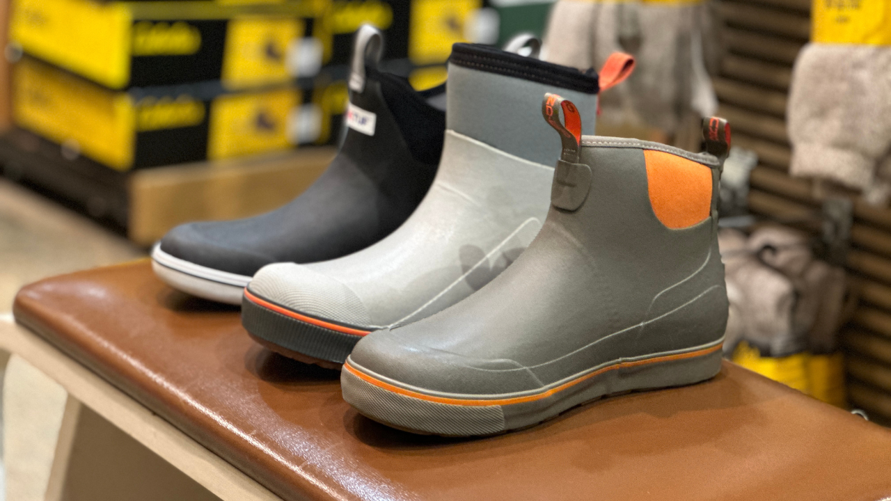 Best Deck Boots and Shoes For Fishing on a Boat