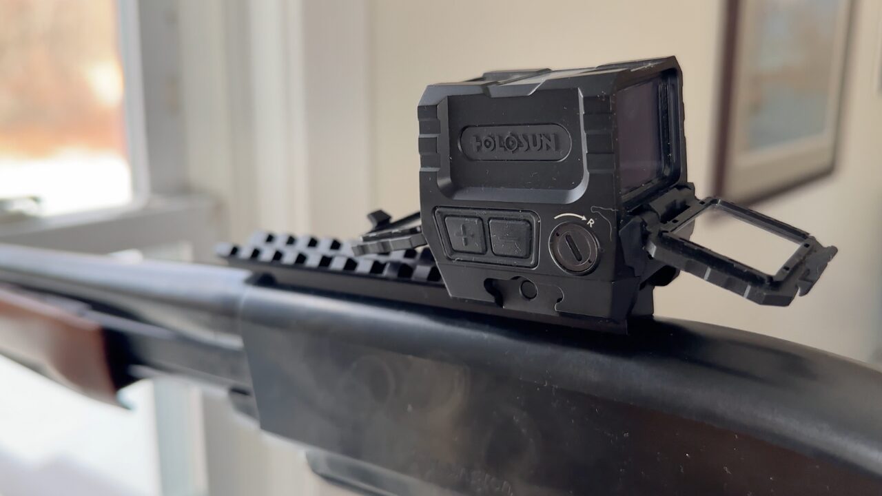 Side view of the Holosun AEMS showing buttons and dials